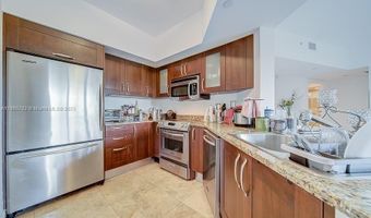 19900 E Country Club Dr 308, Aventura, FL 33180
