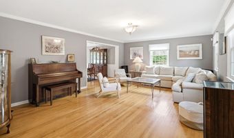 4053 WEDGEWOOD Rd, Allentown, PA 18104