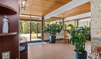 10 Ocean View Dr, Middletown, RI 02842