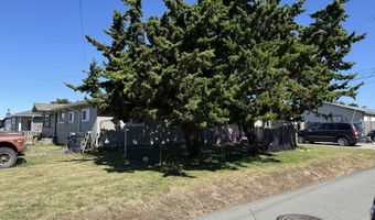 1202 IRIS St, Brookings, OR 97415