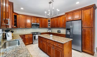 47 White Oak Ln, Aberdeen, NJ 07747