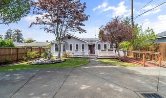 409 PACIFIC Ave, Brookings, OR 97415