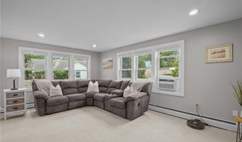 16 Red Cedar Dr, Cranston, RI 02920