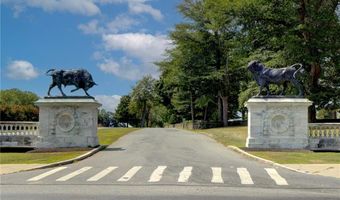 19 Harborview Ave, Bristol, RI 02809