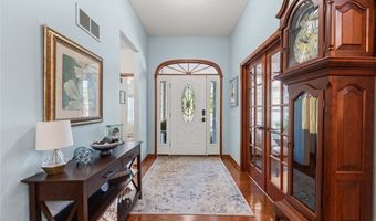 650 Eastpointe Ct, Amherst, OH 44001