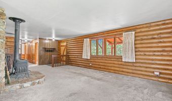 11597 Corp Ranch Rd, Ashland, OR 97520