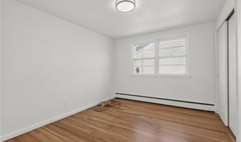 101 Bateman Ave, Cranston, RI 02920