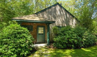 17 Pojac Point Rd, North Kingstown, RI 02852