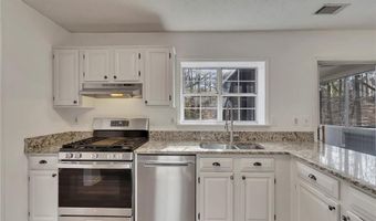 4935 Tanners Spring Dr, Alpharetta, GA 30022