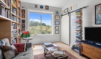 23 WHITE HORSE HILL Ln, Amissville, VA 20106