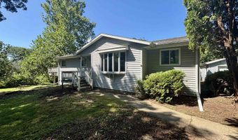 8384 N Broadway, Apple River, IL 61001