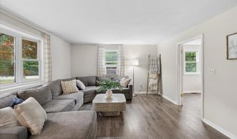 21 Nathaniel Dr, Amherst, NH 03031