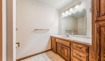 4180 W EARTHROCK Rd, Appleton, WI 54913