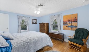 112 Center Ave, Middletown, RI 02842