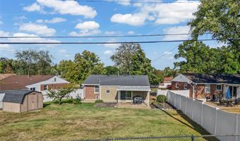 9862 Glenmont Dr, Affton, MO 63123