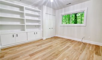 19121 Brewster Rd, Aurora, OH 44202