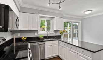8470 NICOLE Ct, Annandale, VA 22003