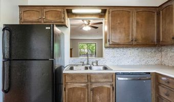 1129 KING ARTHUR Ct, Alabaster, AL 35007