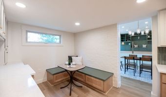 831 Brandon Cir, Aurora, OH 44202