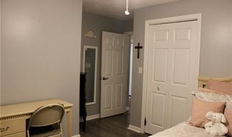 25 Beechnut Dr, Johnston, RI 02919