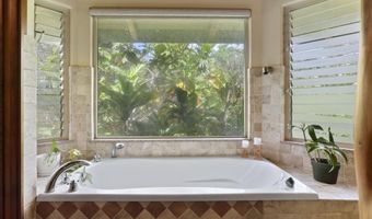 180 Mokupapa Rd, Haiku, HI 96708