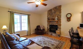 207 Sunnydale Ave, Appomattox, VA 24522
