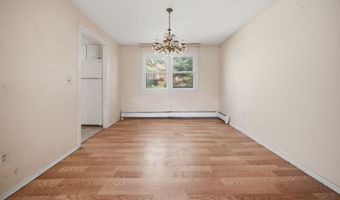 218 Woodland Ave, Bloomfield, CT 06002