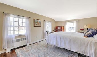 11 Pine Ave, Barrington, RI 02806