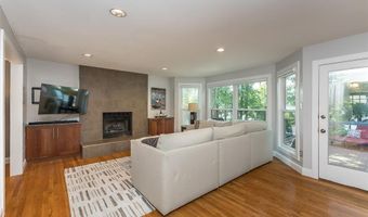 1515 Rosewood Terrace Dr, Ballwin, MO 63021