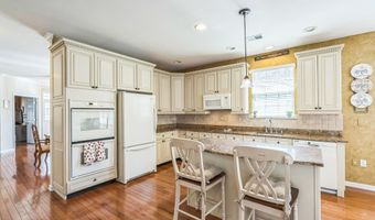 14 Hot Springs Ter, Barnegat, NJ 08005