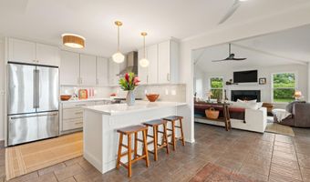 820 W Kuiaha Rd A, Haiku, HI 96708