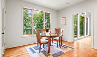 11668 E Laketowne Dr, Albertville, MN 55301