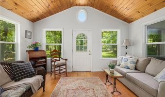 10 Summer St, Jamestown, RI 02835