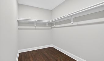 1607 N GLEBE Rd, Arlington, VA 22207