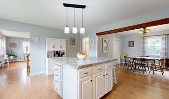 4 Arbania St, Auburn, ME 04210