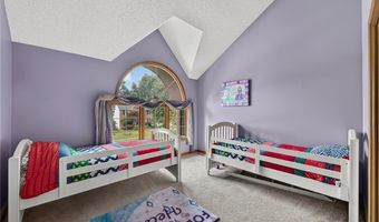 231 Londonderry Ln, Amherst, NY 14068