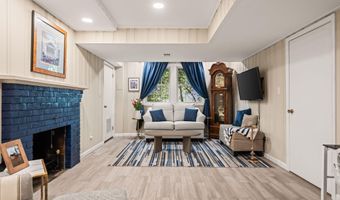 5706 9TH Rd N, Arlington, VA 22205