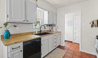 1103 DOUGLAS St, Alton, IL 62002