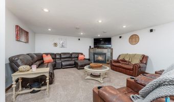 2605 E Sunflower St, Brandon, SD 57005