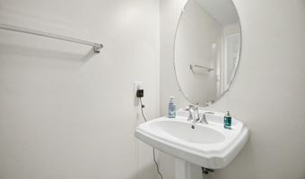 43686 PHELPS Ter, Ashburn, VA 20147