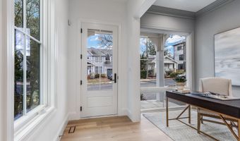 629 N LINCOLN St N, Arlington, VA 22201