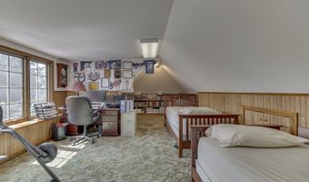 1521 Secretariat Ln, Indianapolis, IN 46217