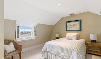 81 Mathewson Rd, Barrington, RI 02806