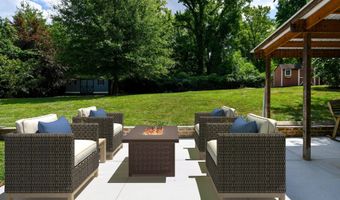 5523 HALWIS St, Alexandria, VA 22303