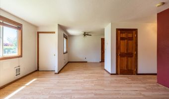 1135 1ST St NE, Bandon, OR 97411