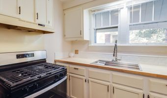 1054 Columbus St, Biloxi, MS 39530