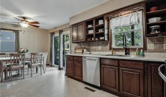 1103 Mulberry Dr, Altoona, WI 54720