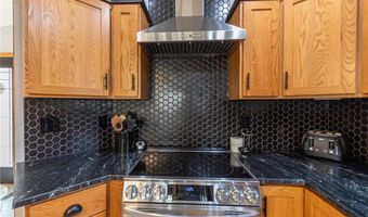 574 Pleasant View Dr NW, Alexandria, MN 56308