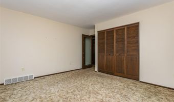 928 Northdale Dr, Alton, IL 62002