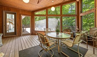 25 Surrey Dr, Cheshire, CT 06410